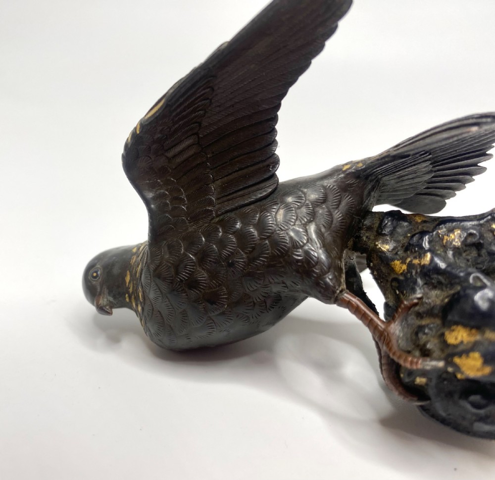 Bronze pigeon okimono, Japan, Meiji Period. View VII