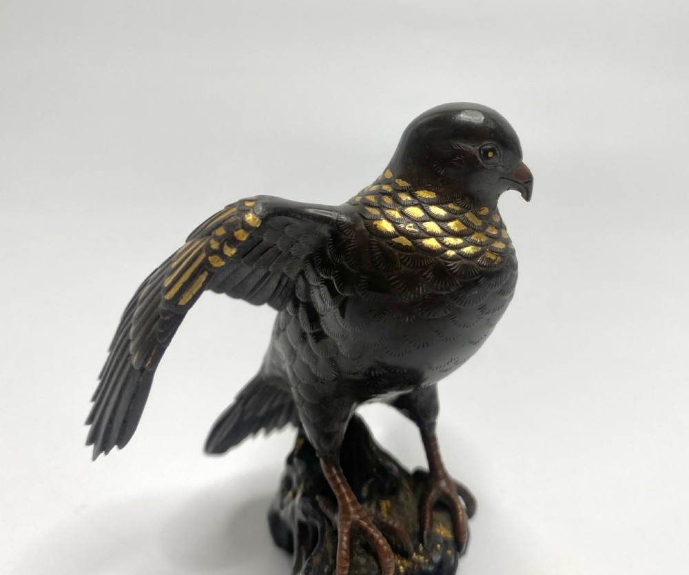 Bronze pigeon okimono, Japan, Meiji Period. View IX