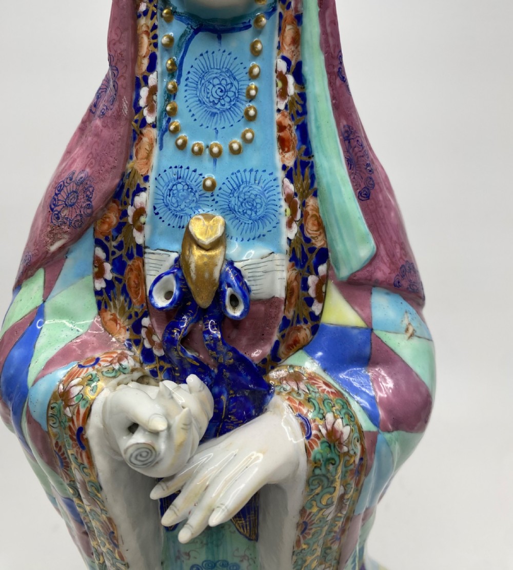 Chinese porcelain Guanyin and stand, 19th C. Qing Period. View IX