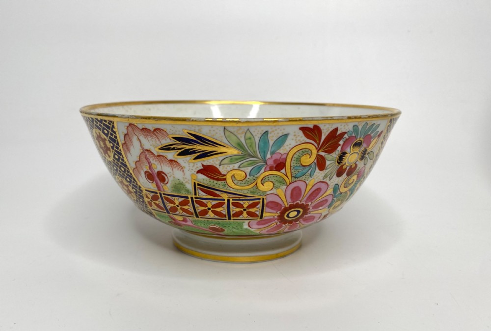 BFB Worcester porcelain Imari bowl, c. 1810.