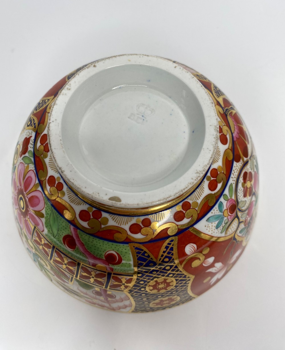 BFB Worcester porcelain Imari bowl, c. 1810. View VII