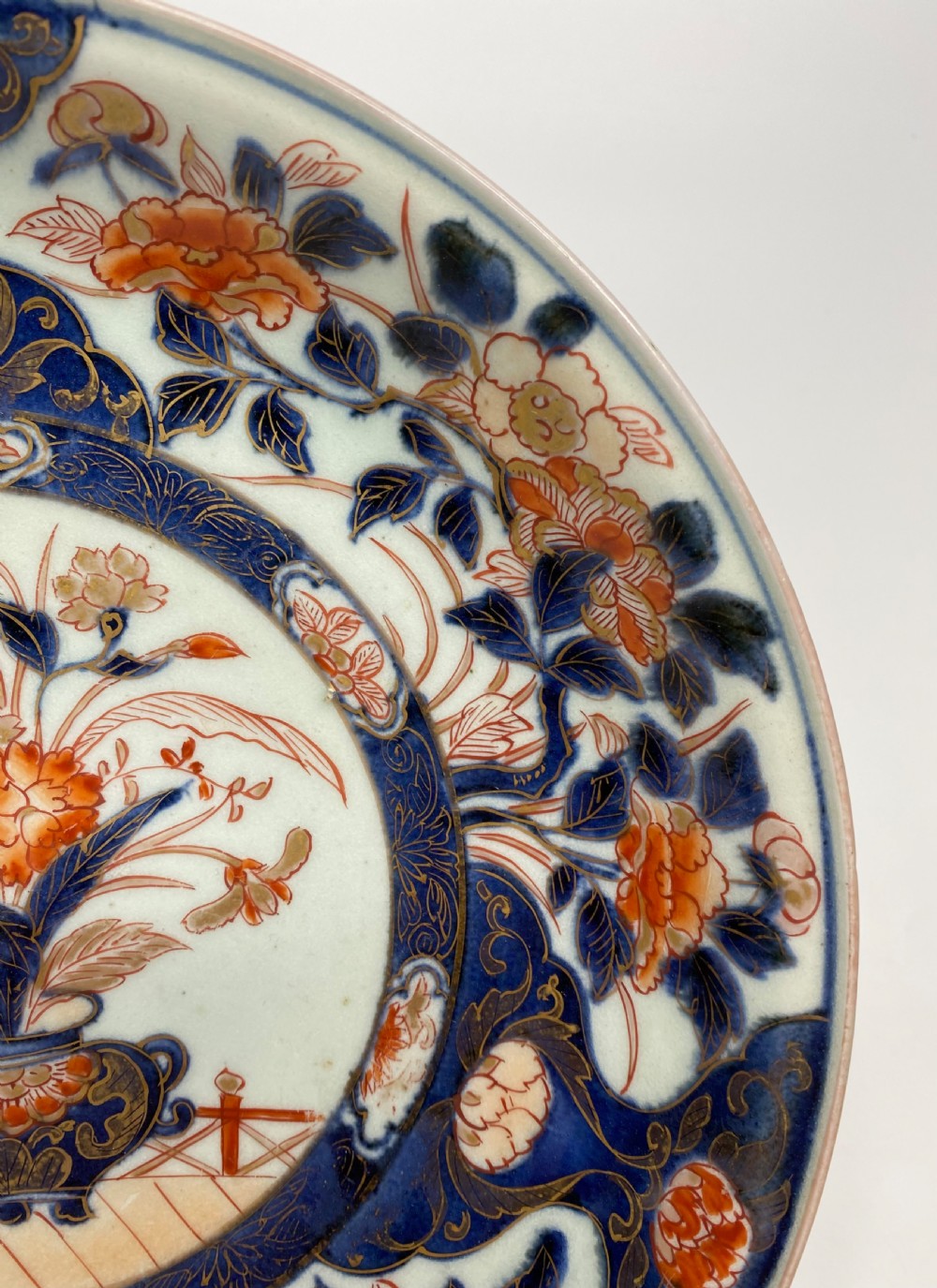 Imari porcelain dish, Arita, Japan, c. 1700. Edo Period. View III