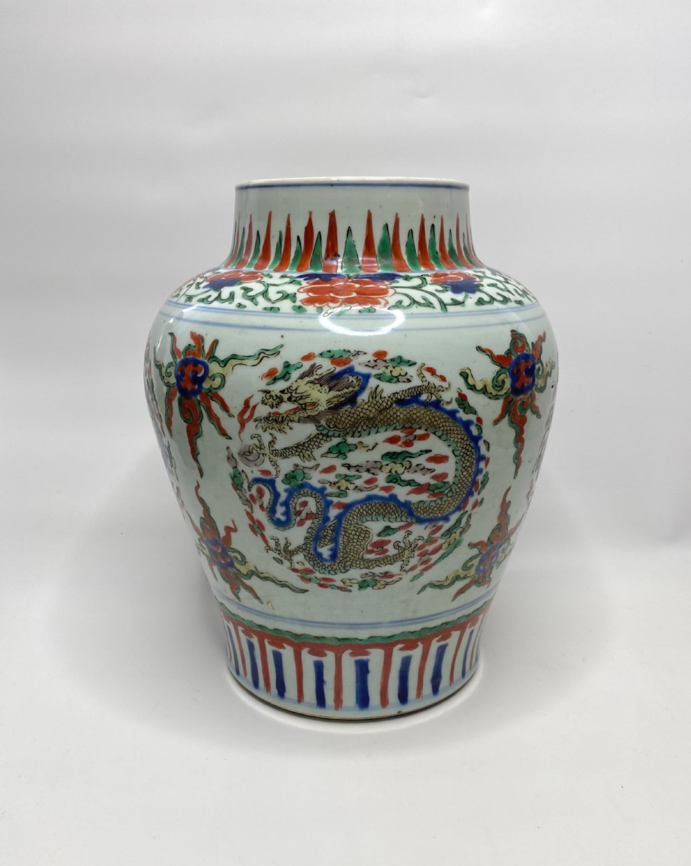 Pair Chinese wucai Dragon jars, c.1650, Shunzhi Period. View II