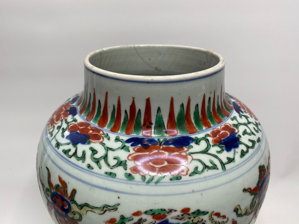 Pair Chinese wucai Dragon jars, c.1650, Shunzhi Period. View III