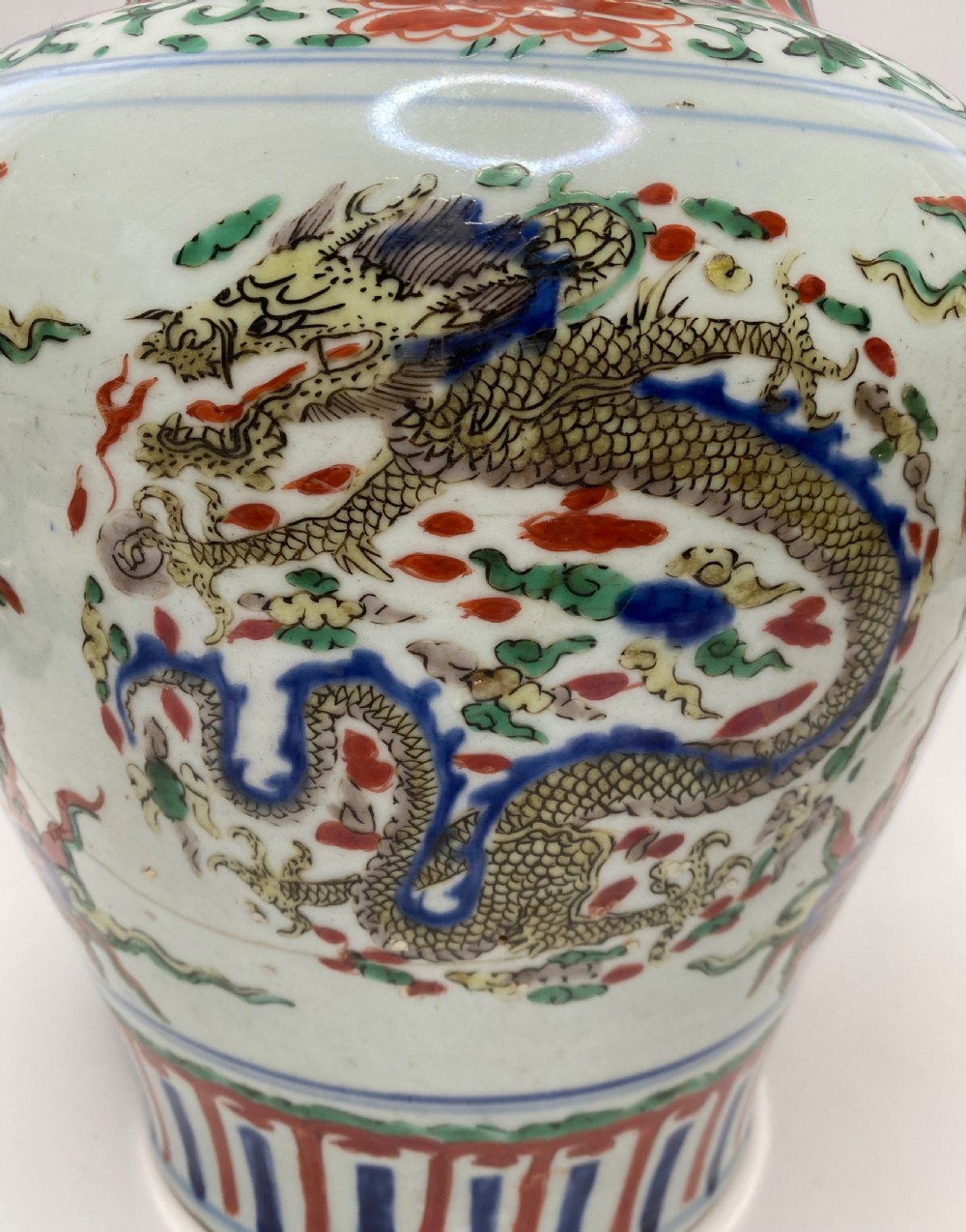 Pair Chinese wucai Dragon jars, c.1650, Shunzhi Period. View VIII