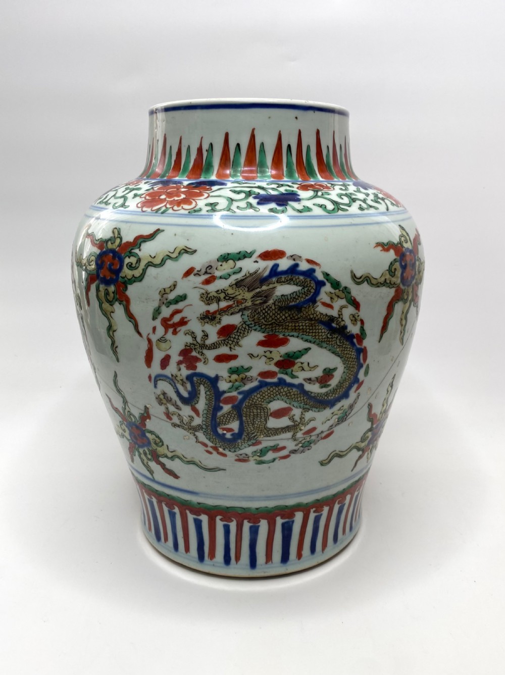 Pair Chinese wucai Dragon jars, c.1650, Shunzhi Period. View XVI