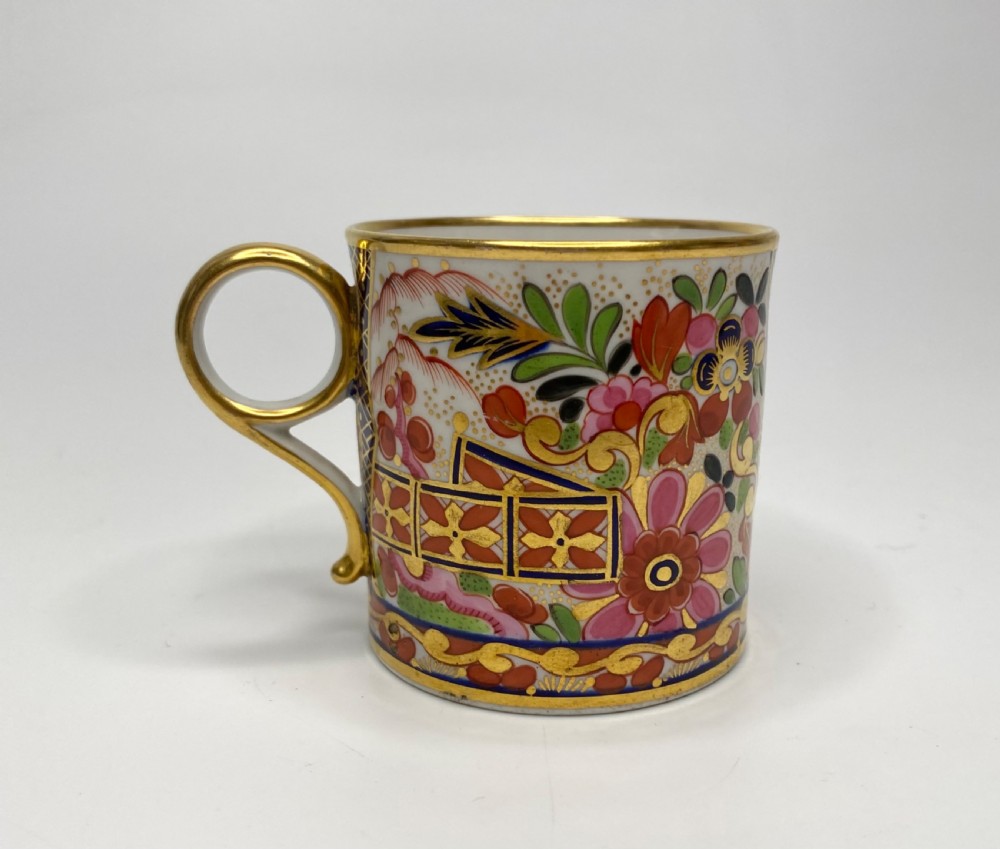 BFB Worcester porcelain Imari coffee can, c. 1810.