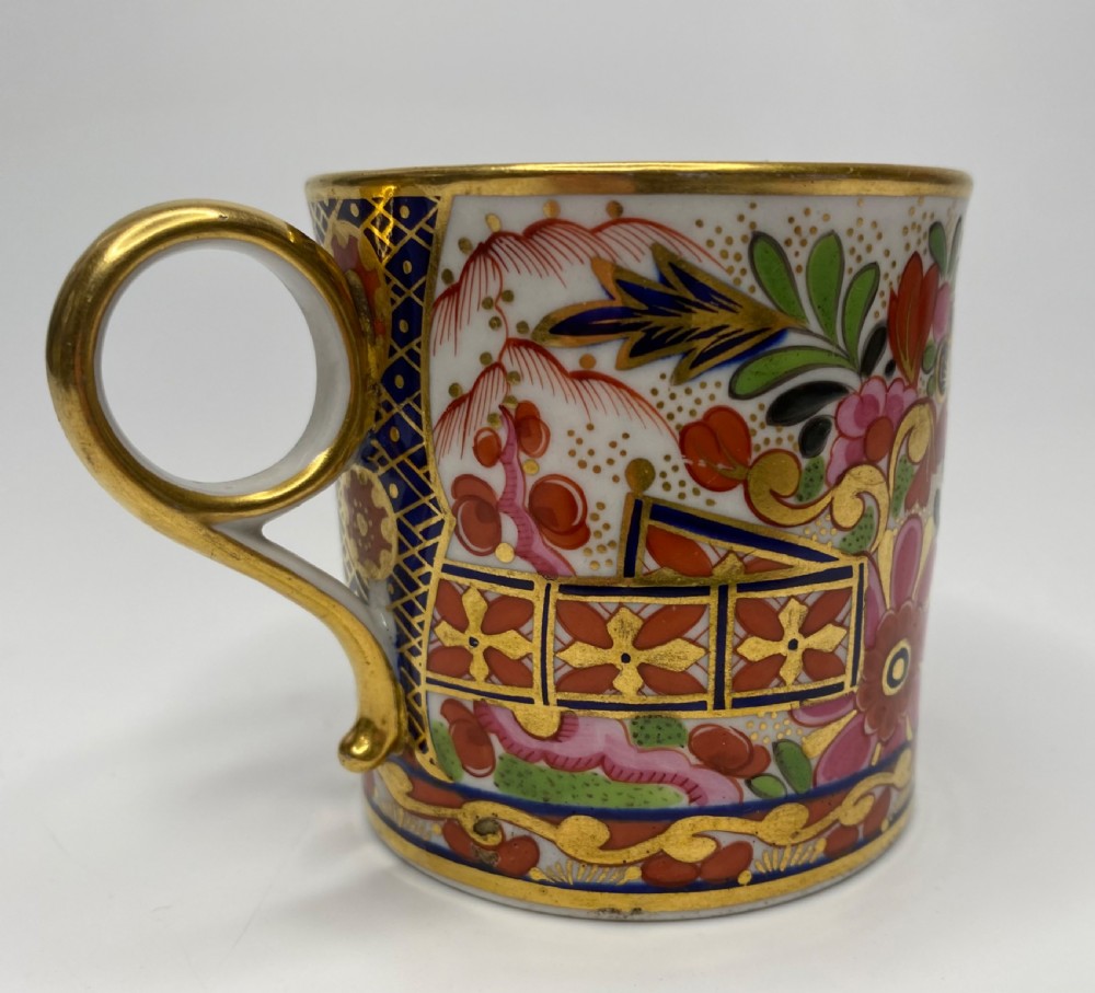 BFB Worcester porcelain Imari coffee can, c. 1810. View IX