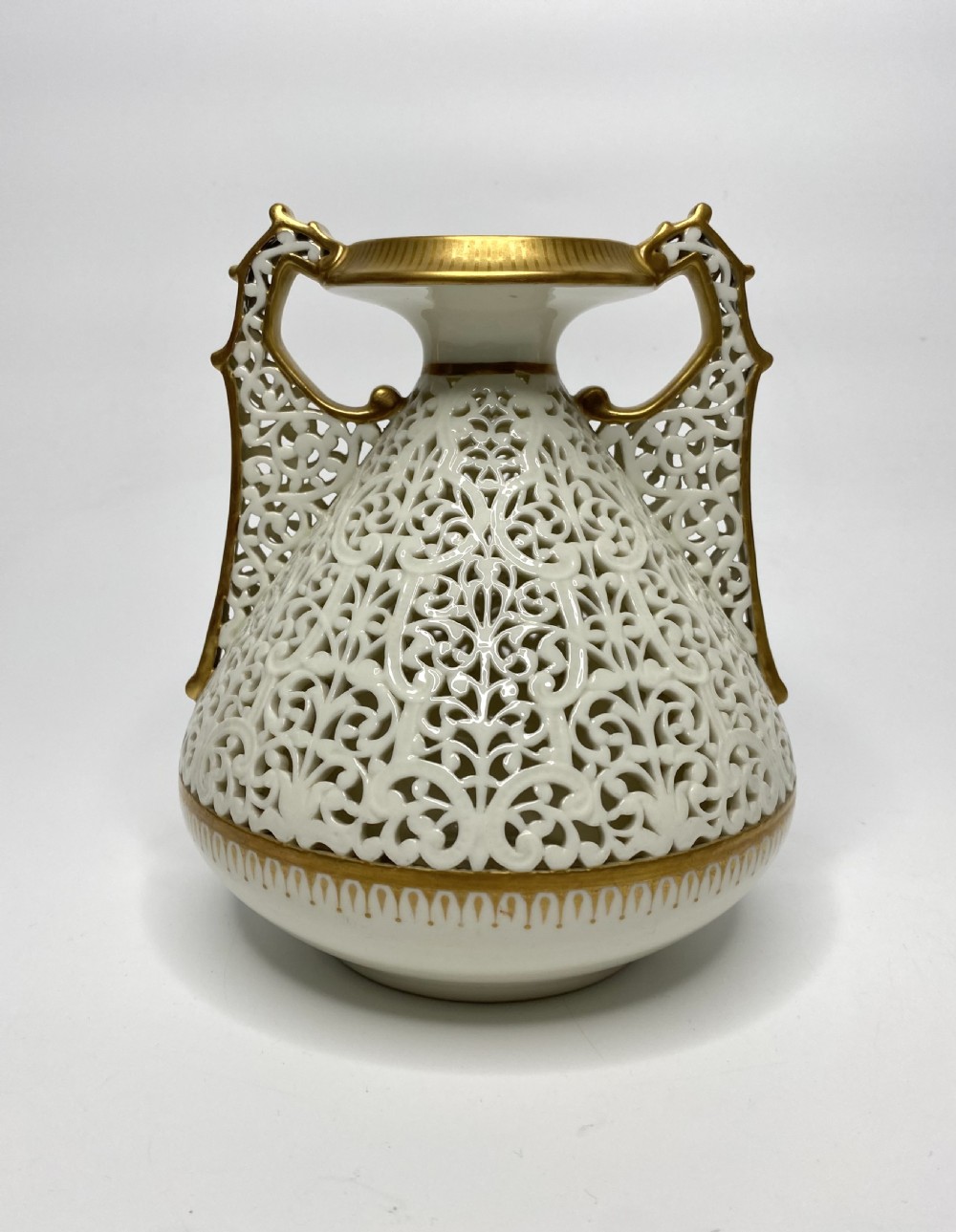 Graingers Worcester pair of reticulated vases, c. 1880. View IX