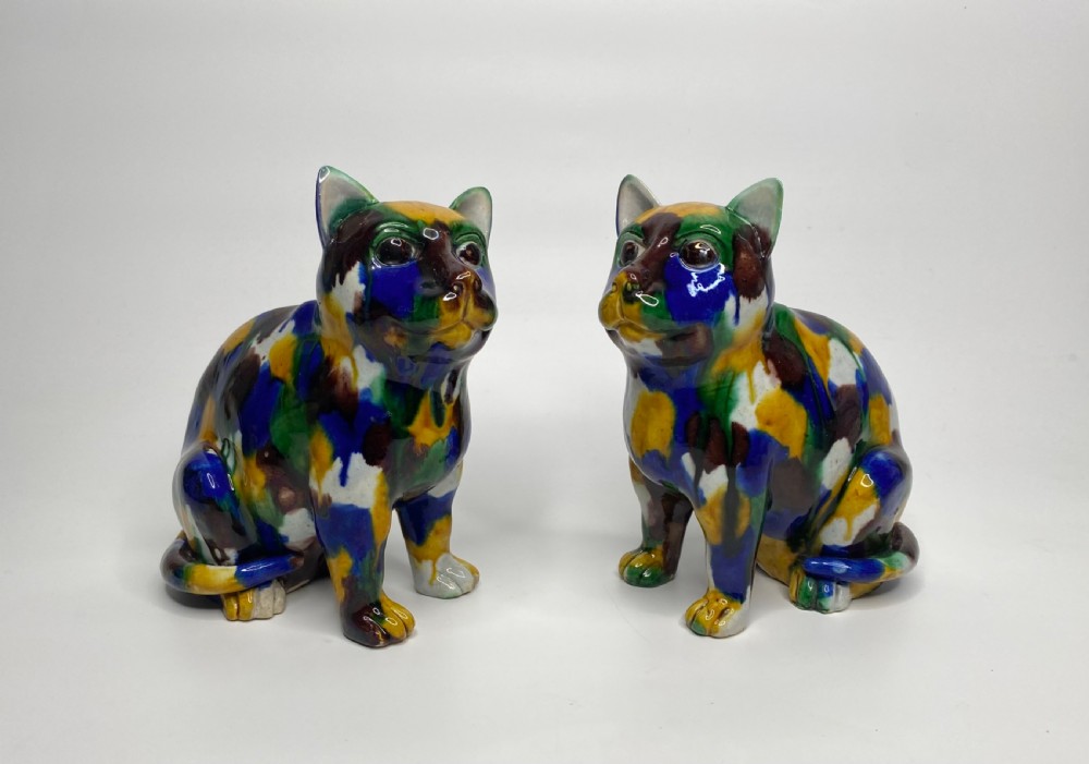 Chinese Sancai glazed porcelain cats, 19th Century, Qing Dynasty.