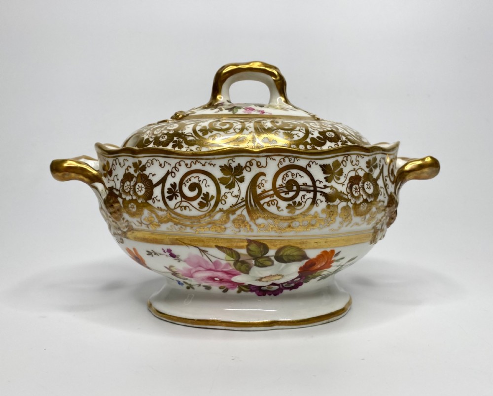 English porcelain sauce tureen, cover & stand, c. 1820. View VI