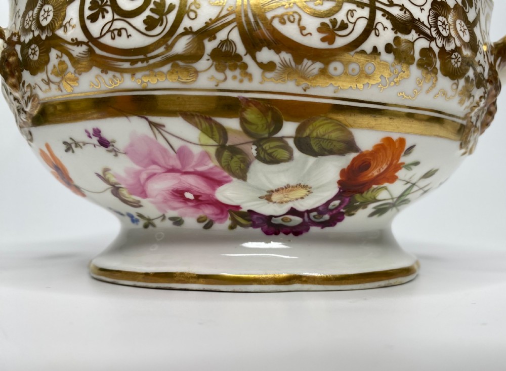 English porcelain sauce tureen, cover & stand, c. 1820. View VII