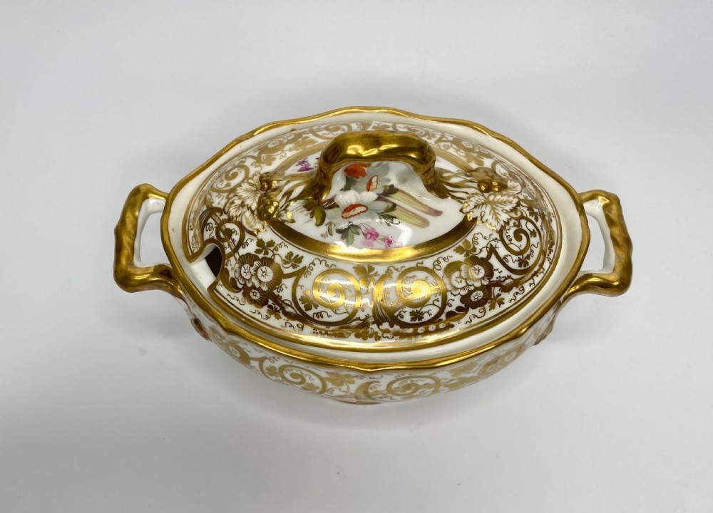 English porcelain sauce tureen, cover & stand, c. 1820. View VIII