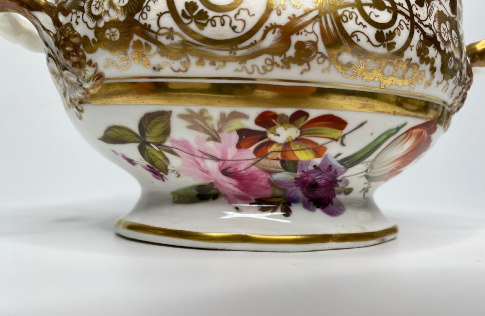 English porcelain sauce tureen, cover & stand, c. 1820. View XI