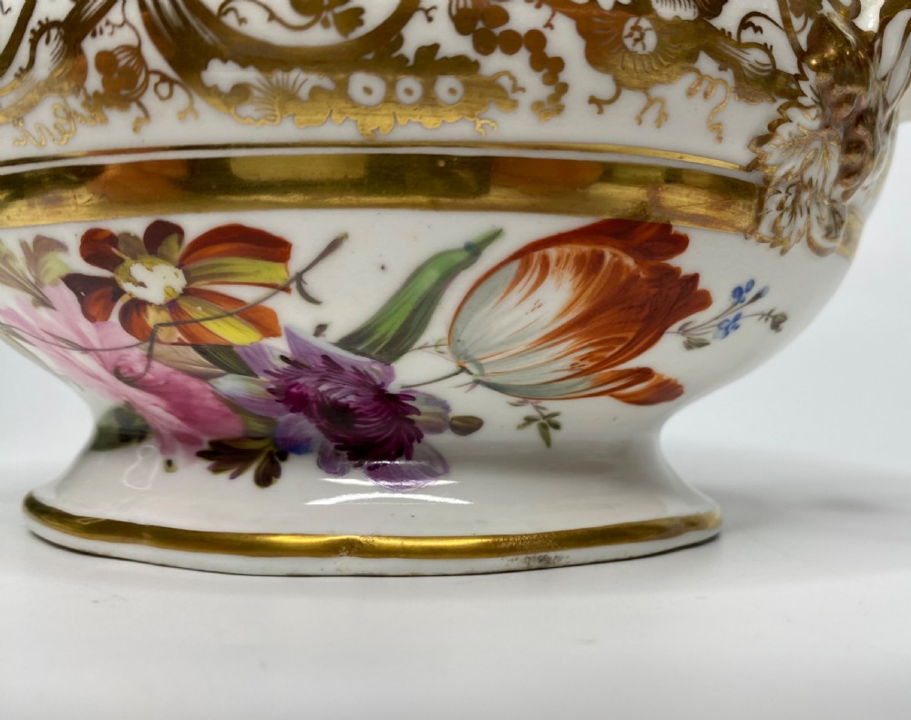 English porcelain sauce tureen, cover & stand, c. 1820. View XII