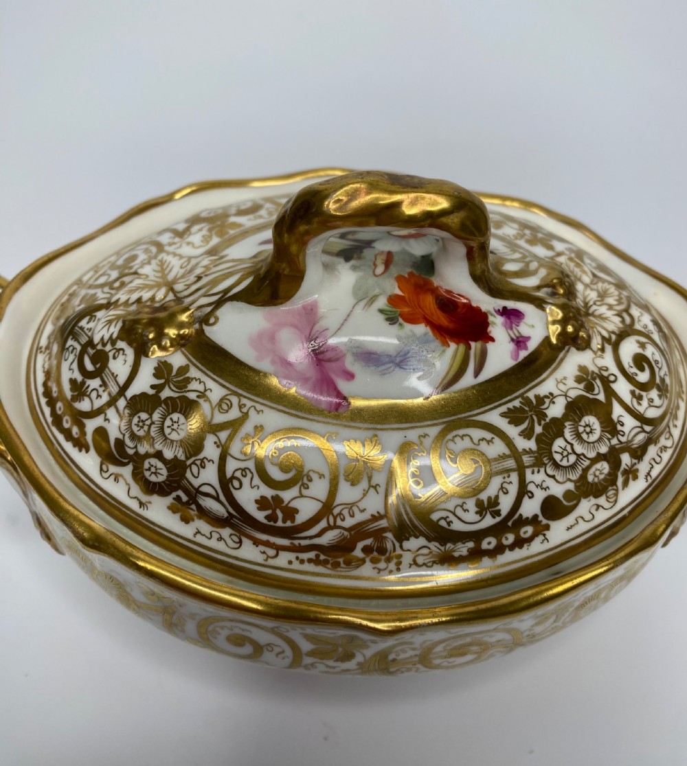 English porcelain sauce tureen, cover & stand, c. 1820. View XIII