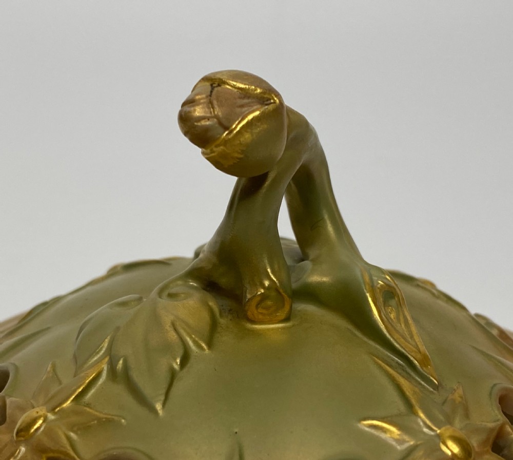 Royal Worcester pot pourri, Arthur Lewis, d. 1910. View XII