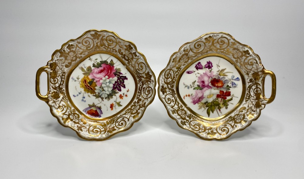 Coalport porcelain pair of dishes, c. 1820.