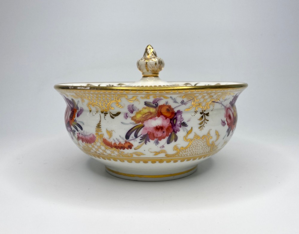 Coalport porcelain sucrier & cover, c. 1820.