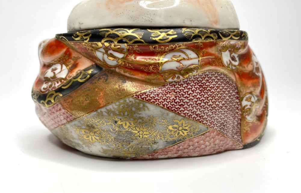 Kutani porcelain Hotei koro and cover, Meiji Period. View IV