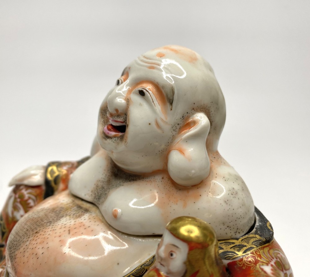 Kutani porcelain Hotei koro and cover, Meiji Period. View XIII