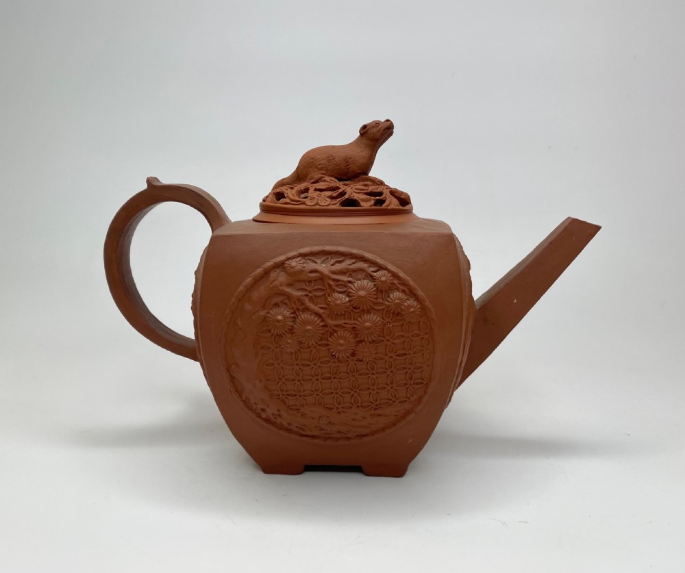 Chinese Yixing stoneware teapot, 18th Century.