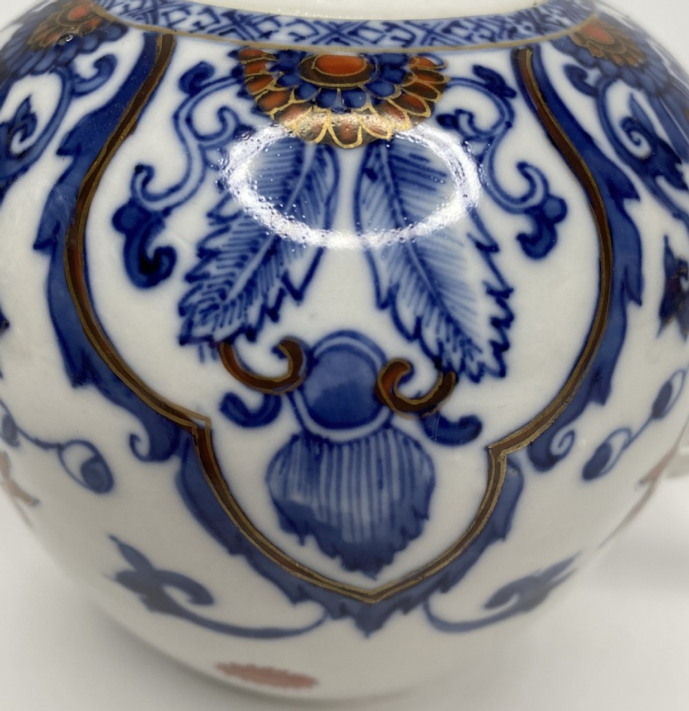 Chinese porcelain teapot, c. 1720. Kangxi Period. View X