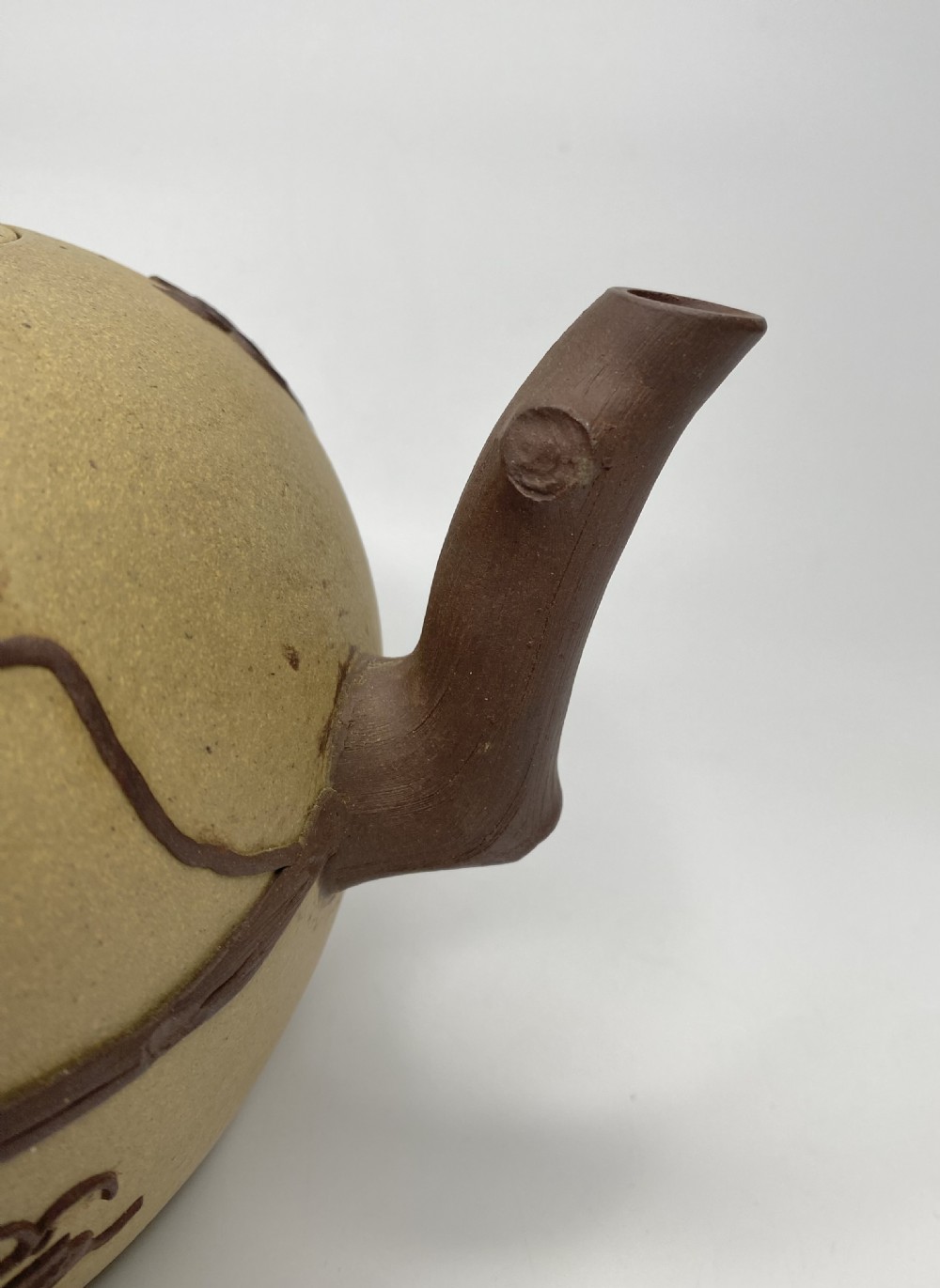 Chinese Yixing large stoneware teapot, 18th Century. Qing dynasty View VII