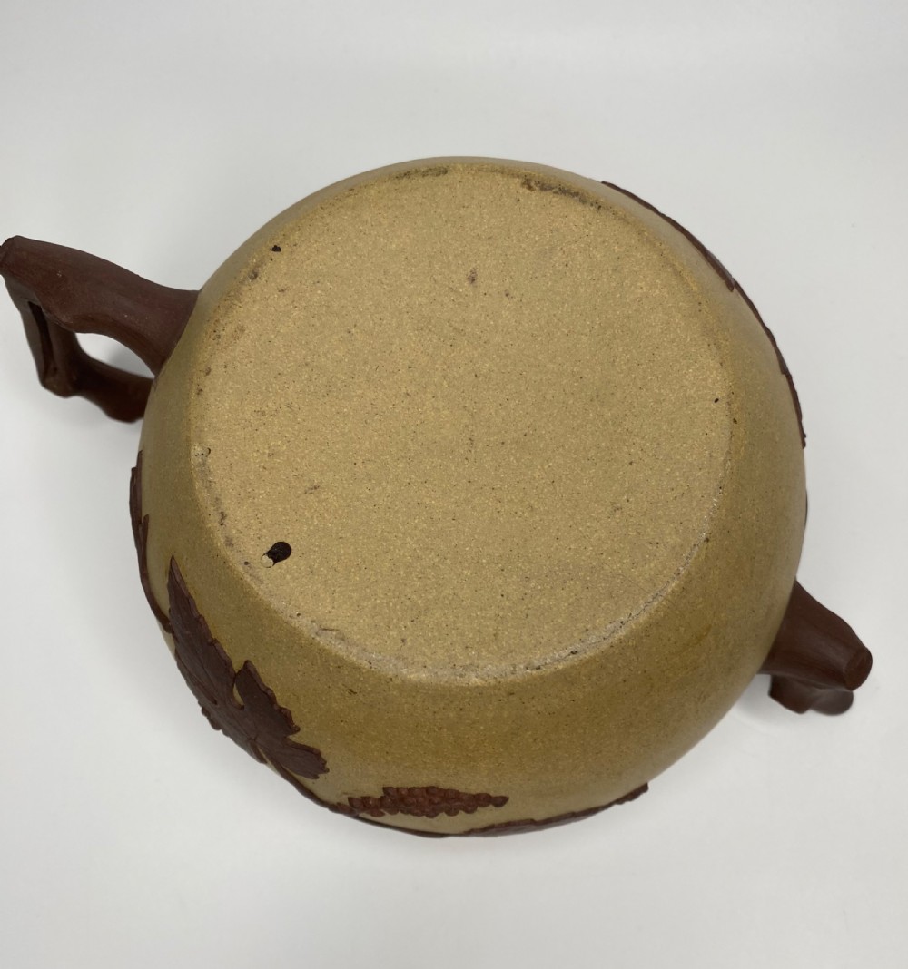 Chinese Yixing large stoneware teapot, 18th Century. Qing dynasty View XII