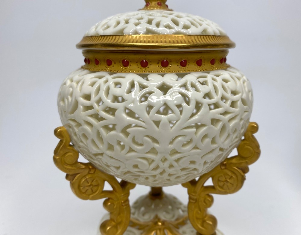 Graingers Worcester reticulated vase & cover, c. 1890. View III