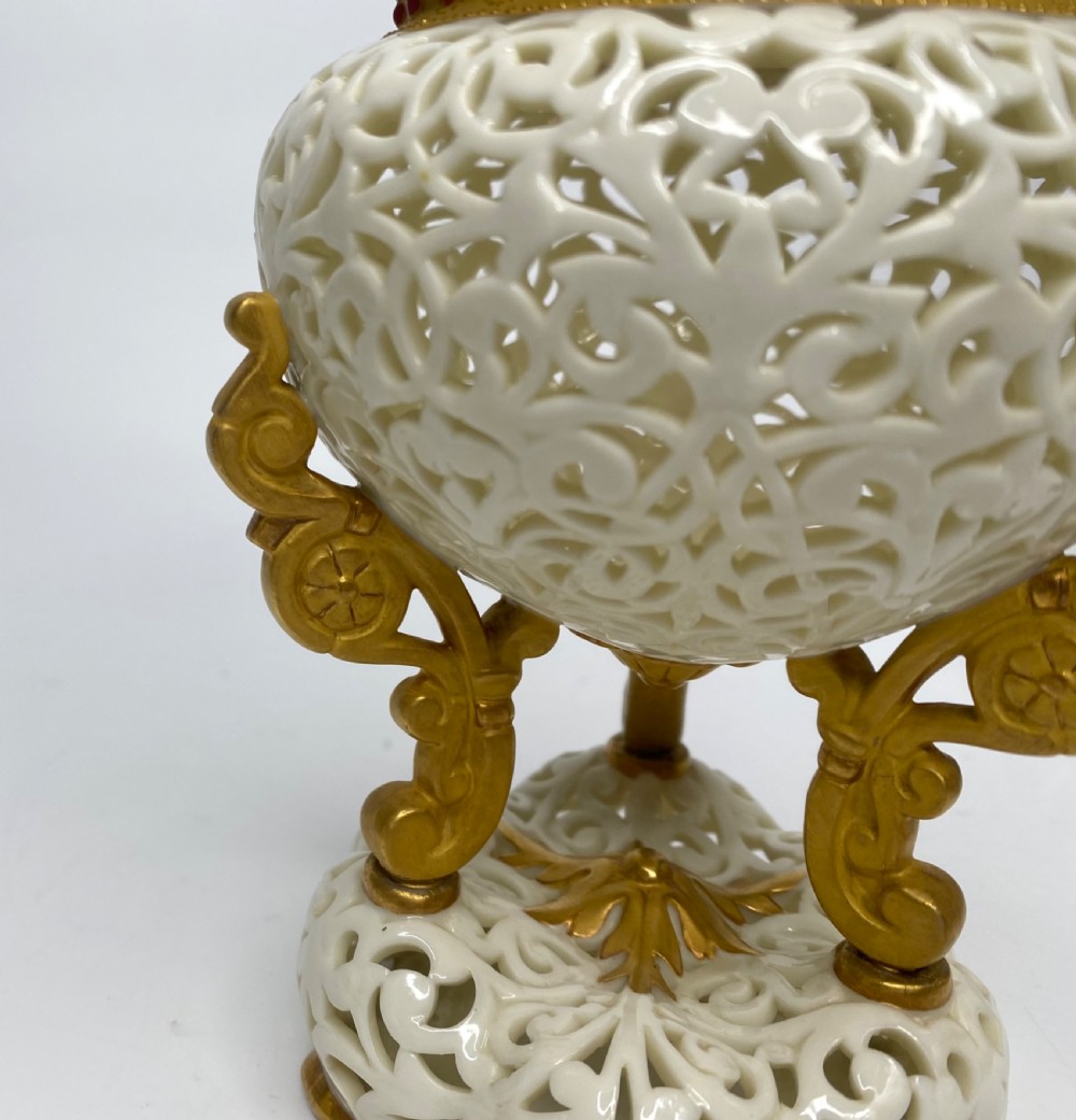 Graingers Worcester reticulated vase & cover, c. 1890. View IV