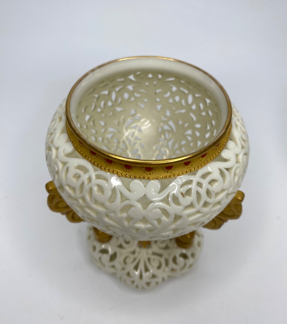 Graingers Worcester reticulated vase & cover, c. 1890. View VII