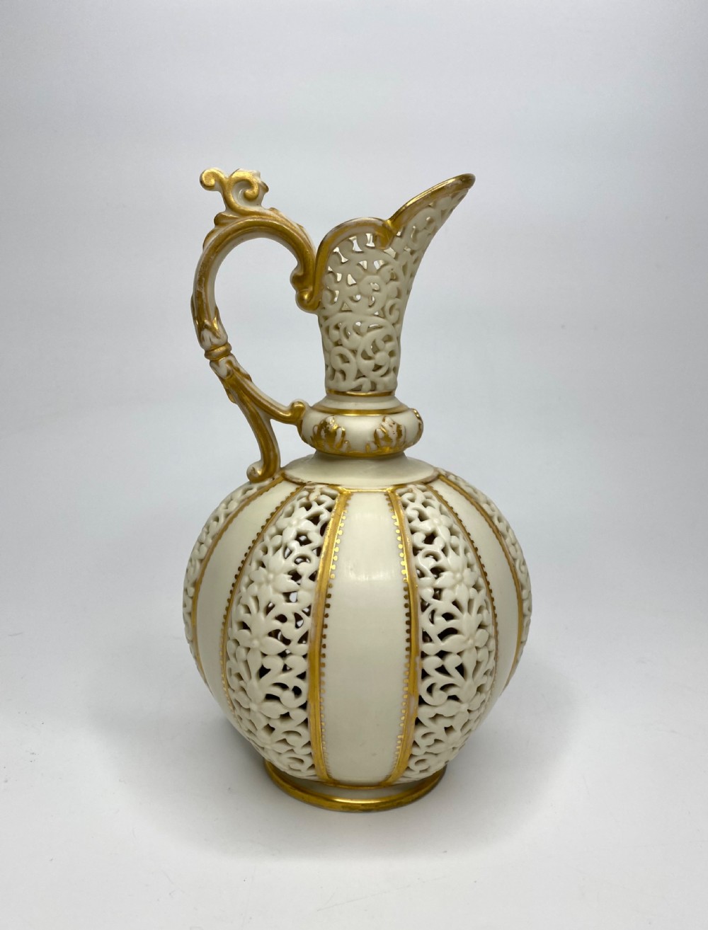 Graingers Worcester reticulated ewer, c. 1890.