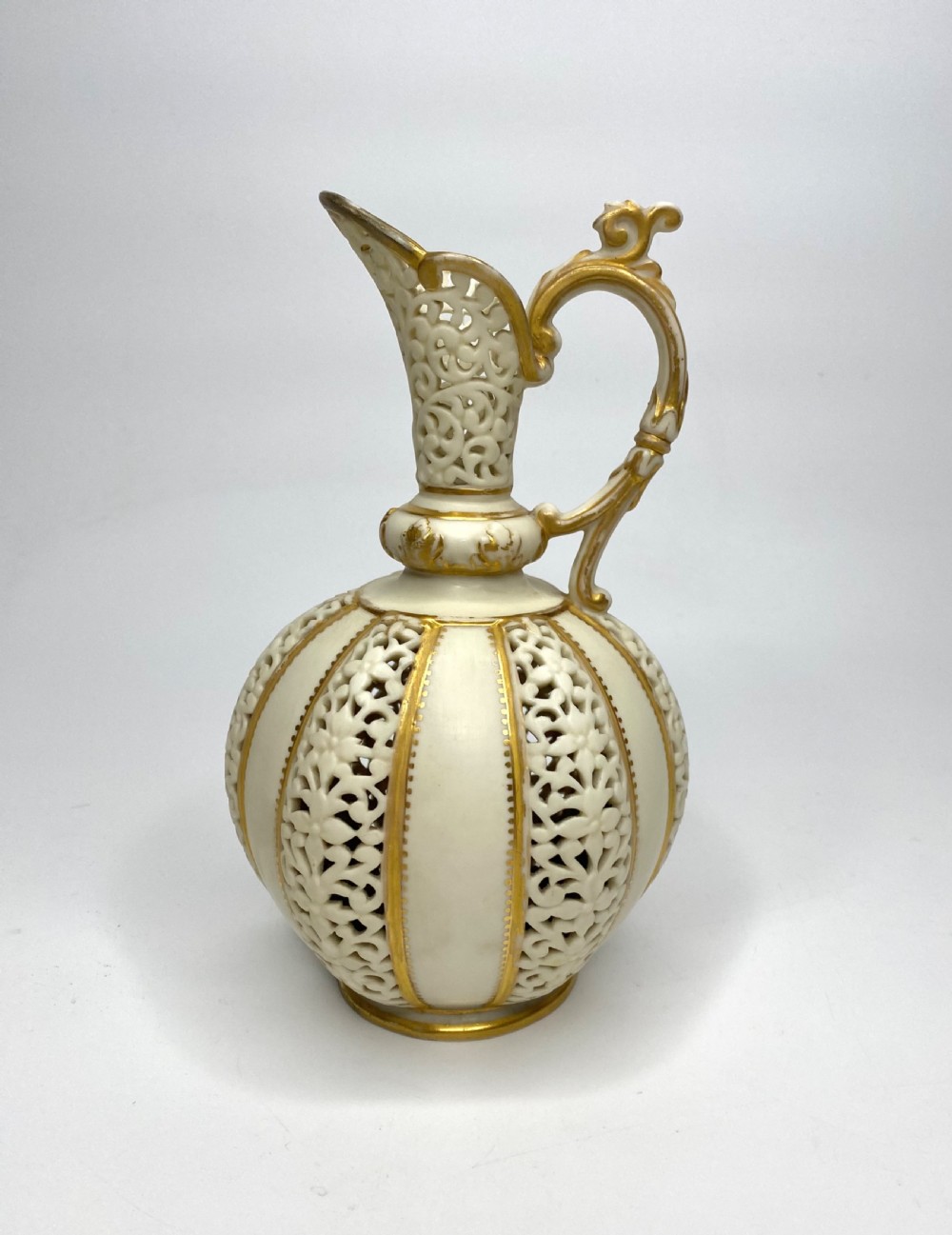 Graingers Worcester reticulated ewer, c. 1890. View III