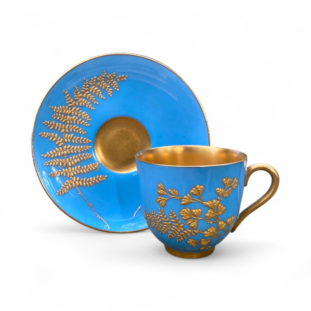 Royal Worcester cup and saucer, Ferns, d. 1916.