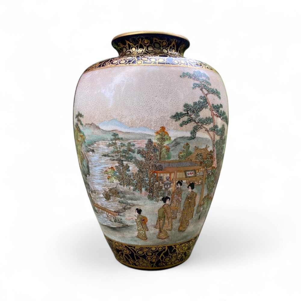 Satsuma pottery vase, Bijin, Kinkozan, Meiji Period.