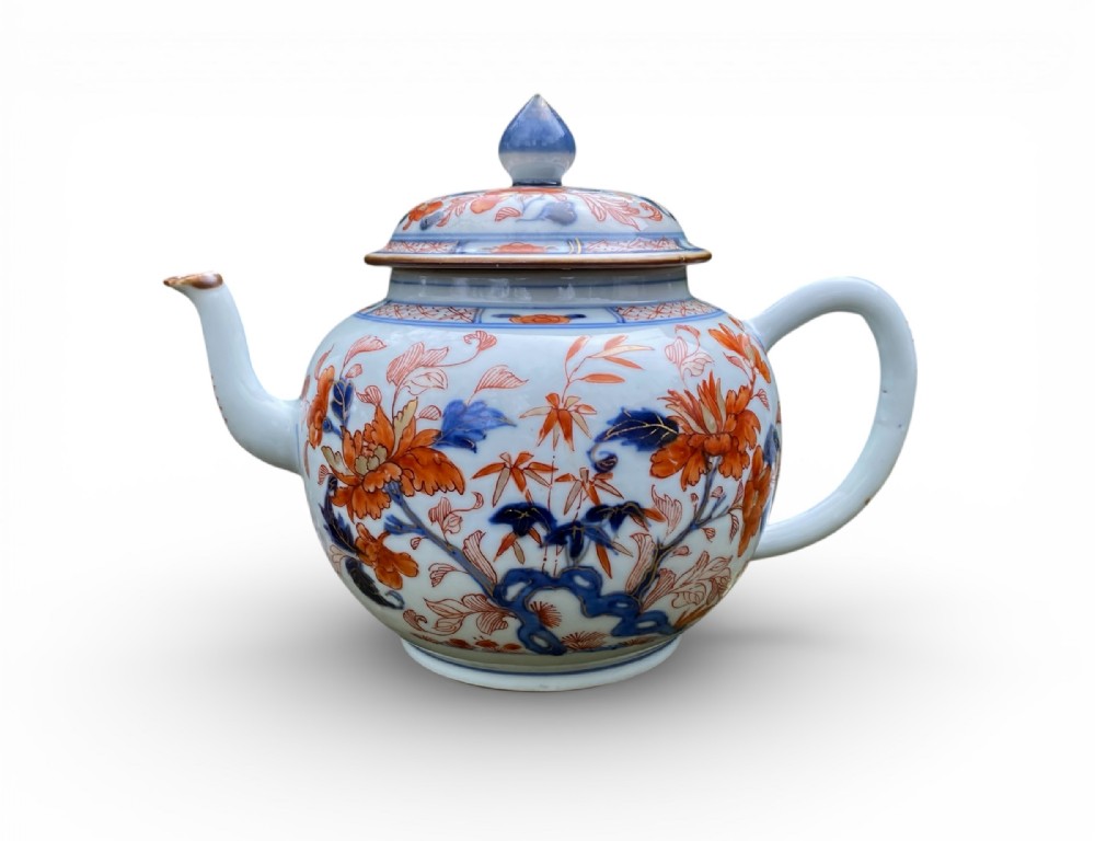 Chinese Imari large teapot and cover, c. 1720.