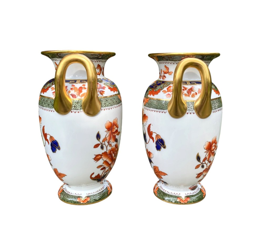 Spode Copeland’s pair Imari vases, c. 1900. View II