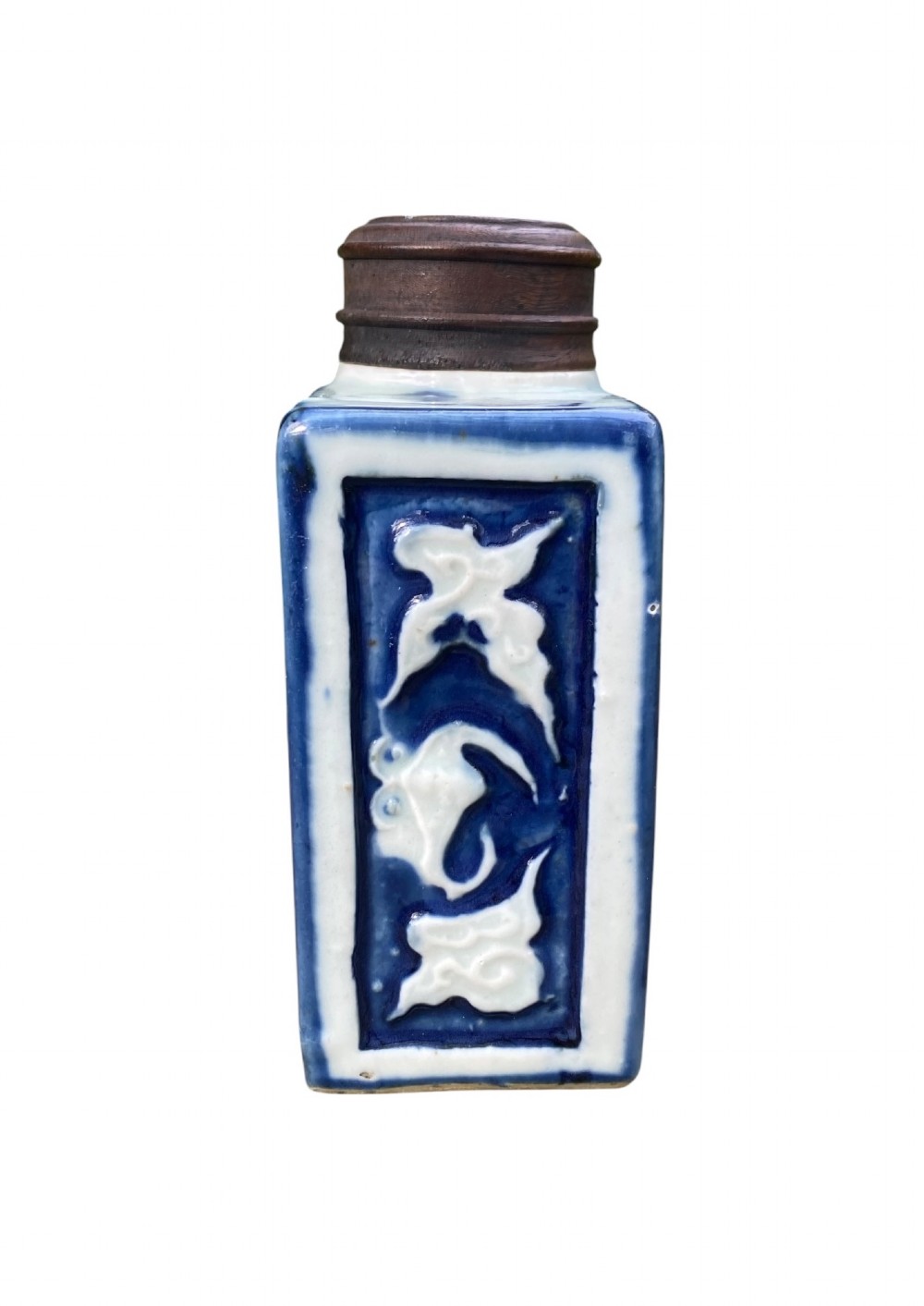 Chinese porcelain tea caddy, Dragons, 18th Century, Qing Dynasty. View III
