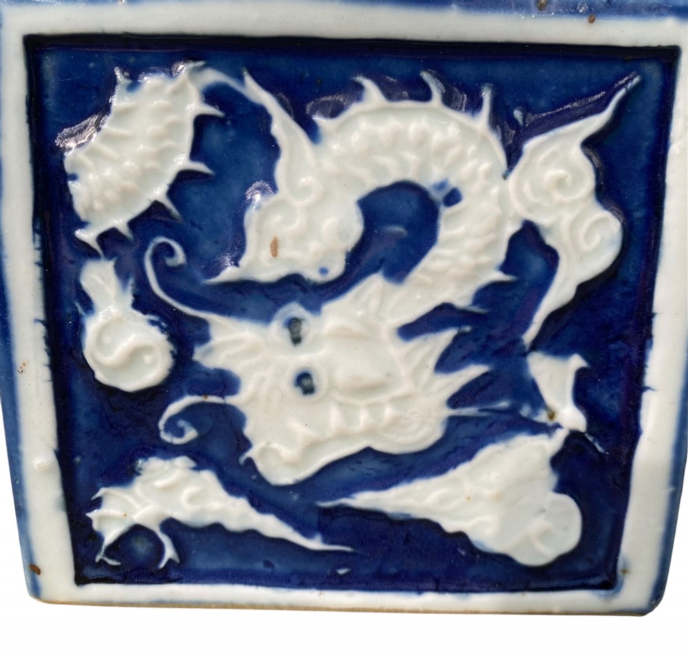 Chinese porcelain tea caddy, Dragons, 18th Century, Qing Dynasty. View VII
