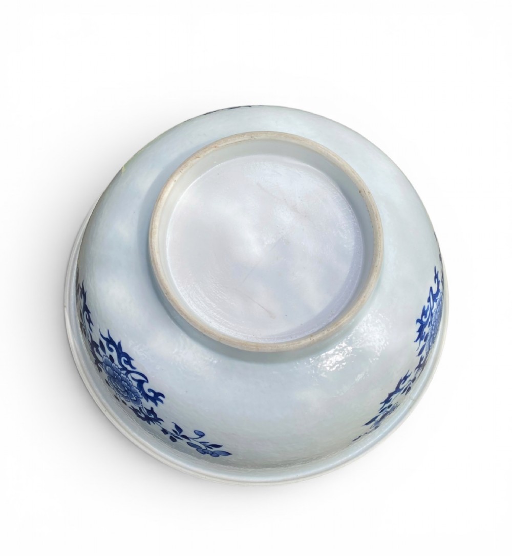 Chinese porcelain basin, c.1760, Qianlong Period. View VII