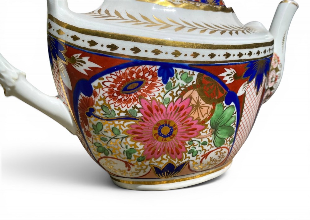 Chamberlains Worcester porcelain teapot, c. 1810. View V
