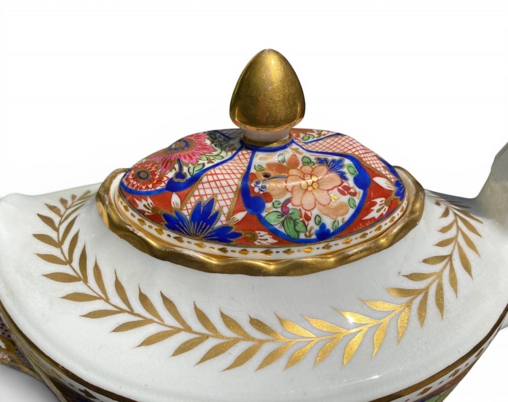 Chamberlains Worcester porcelain teapot, c. 1810. View VII