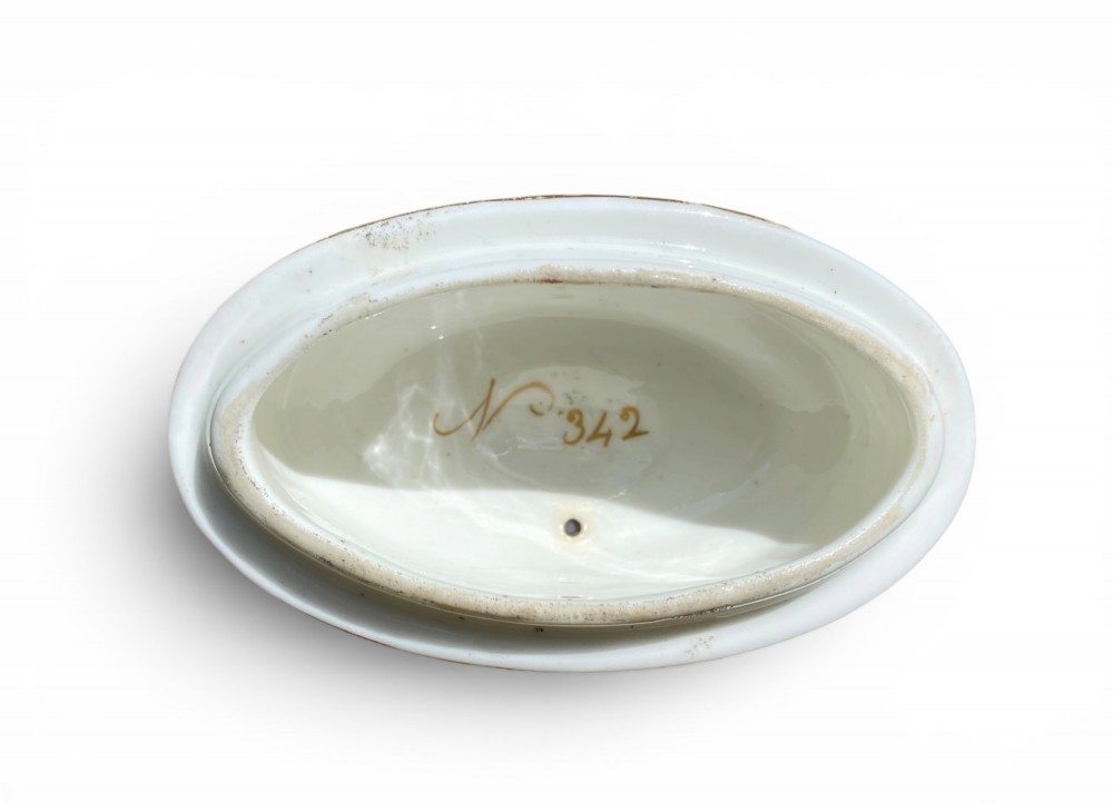 Chamberlains Worcester porcelain teapot, c. 1810. View VIII