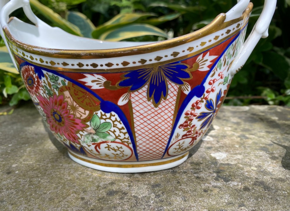 Chamberlains Worcester porcelain sucrier, c. 1810. View III