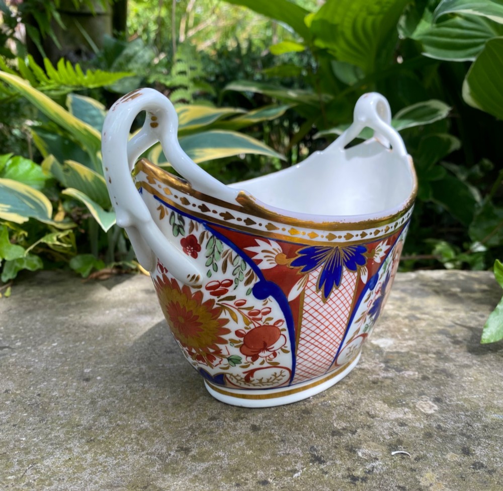 Chamberlains Worcester porcelain sucrier, c. 1810. View VI