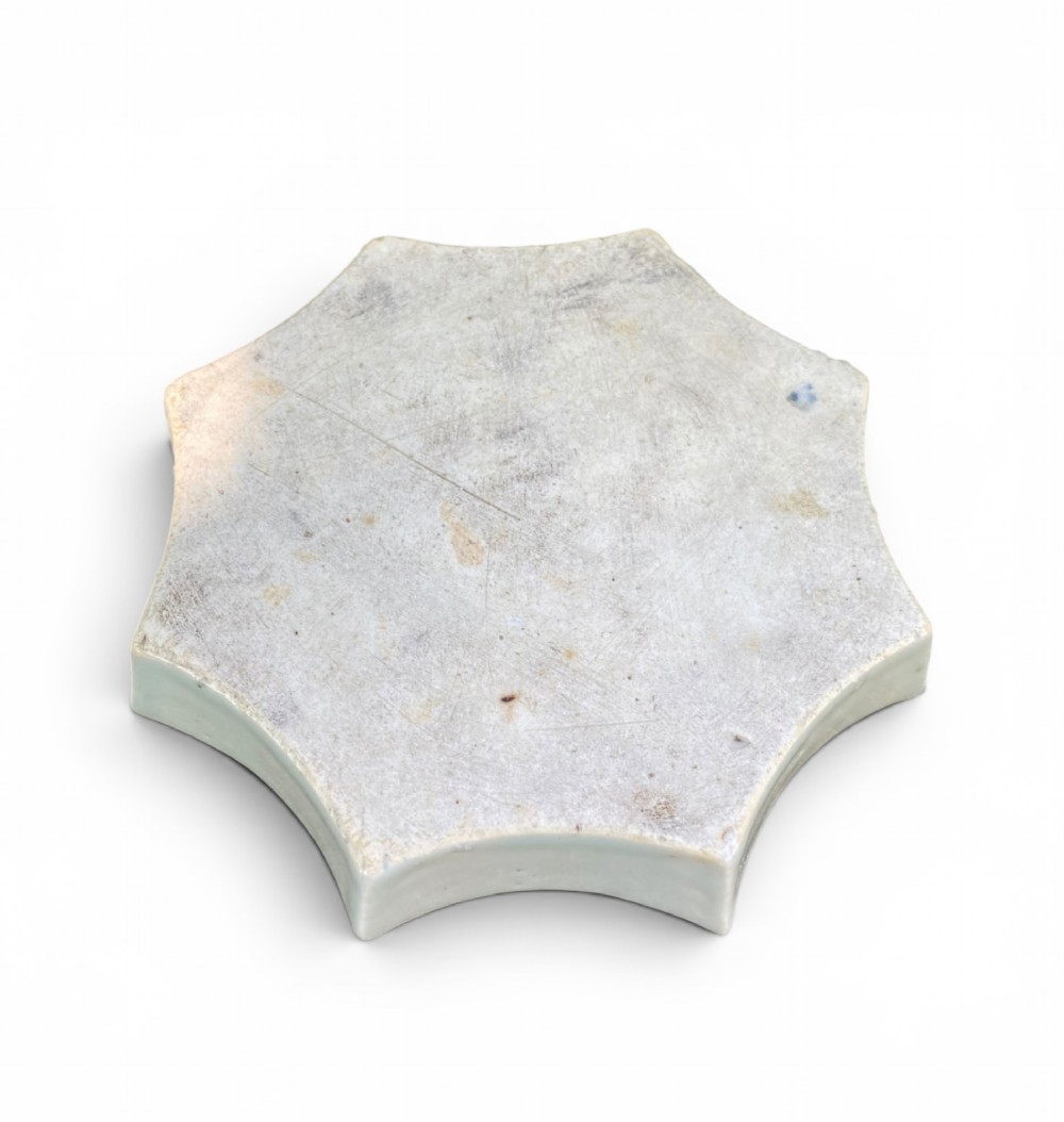 Chinese porcelain segmented sweetmeat dishes, c. 1800, Qing Dynasty. View V