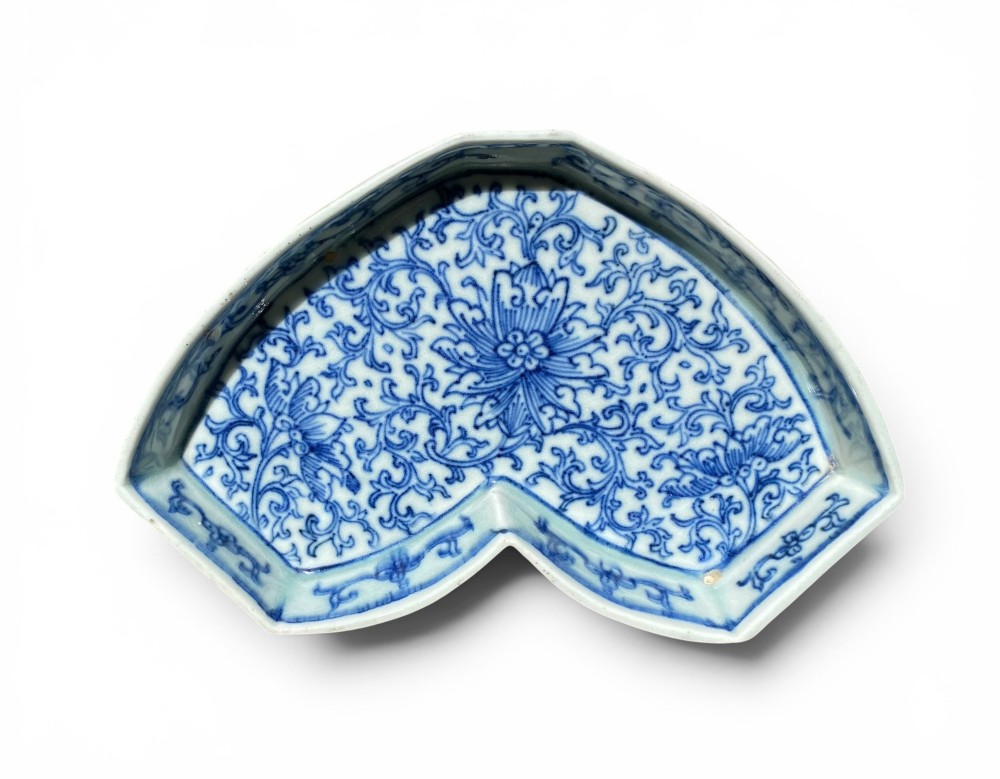 Chinese porcelain segmented sweetmeat dishes, c. 1800, Qing Dynasty. View VI