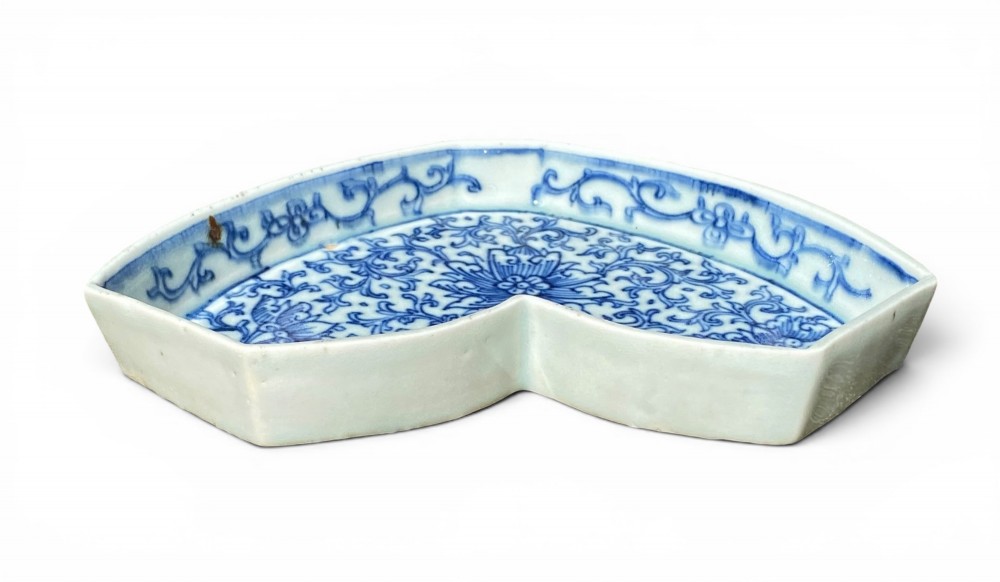 Chinese porcelain segmented sweetmeat dishes, c. 1800, Qing Dynasty. View VII