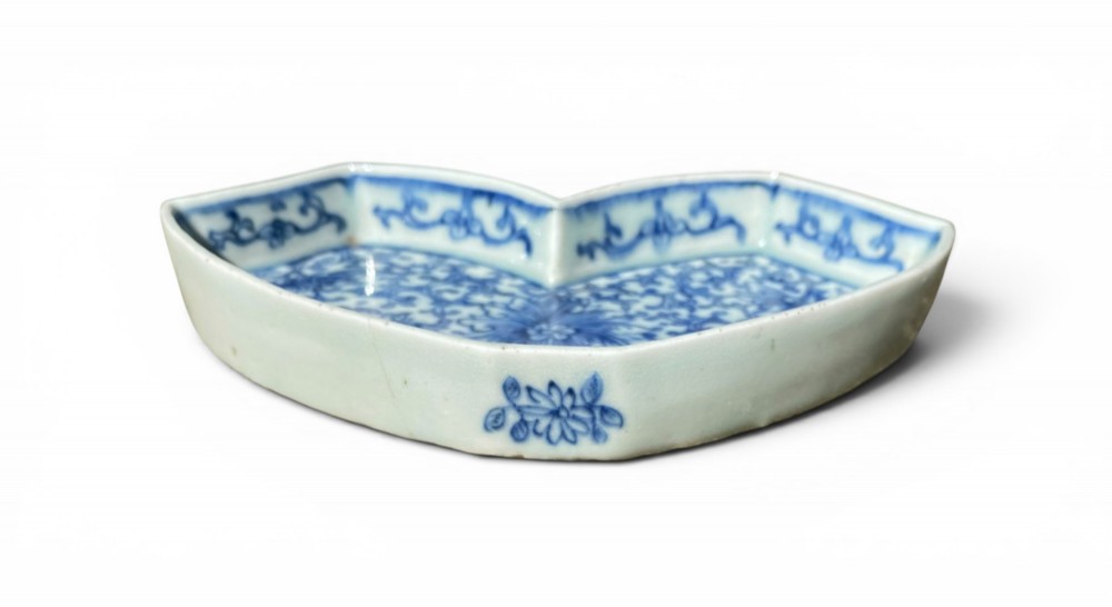 Chinese porcelain segmented sweetmeat dishes, c. 1800, Qing Dynasty. View X